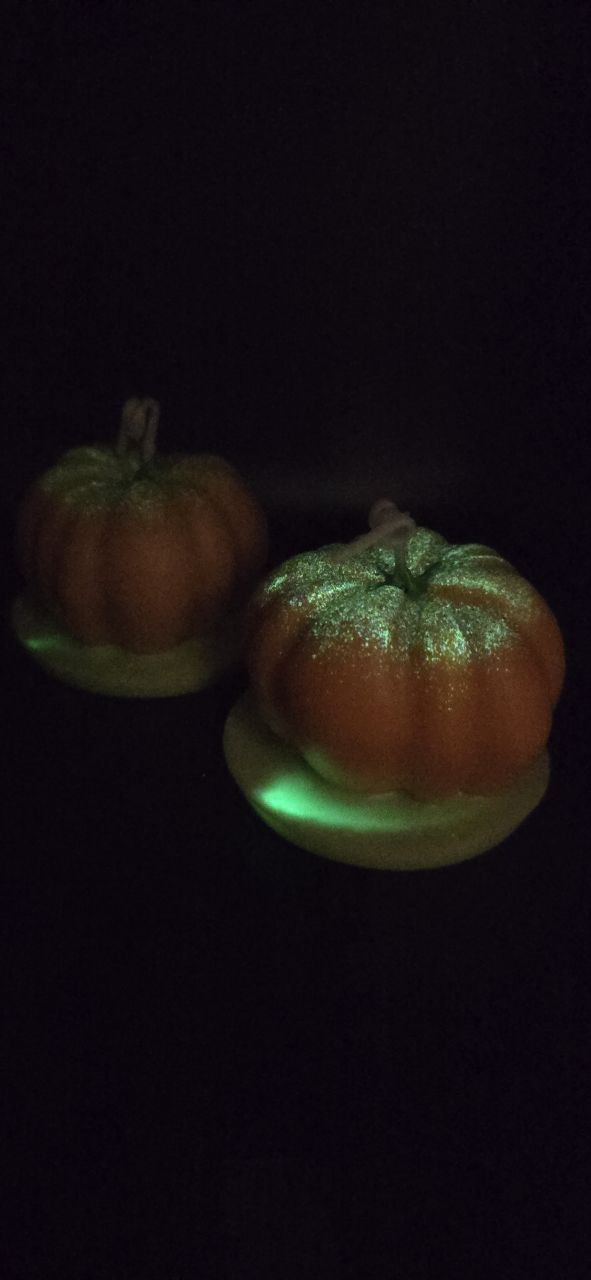 Pumpkin Candle – Hand-Painted Soy Wax, Autumn Magic Fall & Halloween Decor