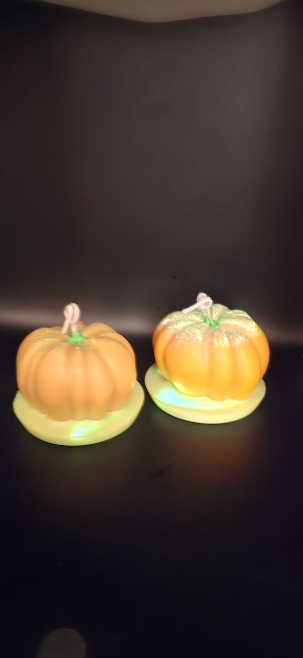 Pumpkin Candle – Hand-Painted Soy Wax, Autumn Magic Fall & Halloween Decor