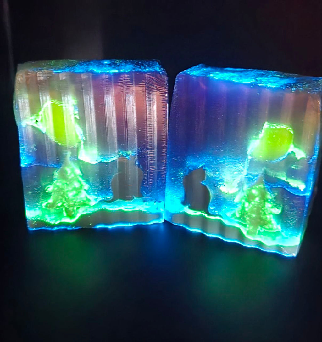 Howlin’ at the Moon – Glow-in-the-Dark Cat & Moon Soap | Limited Edition Halloween Artisan Bar