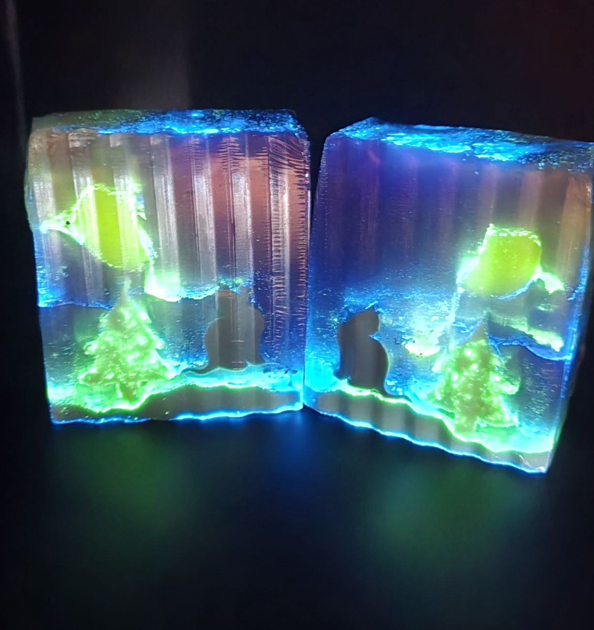 Howlin’ at the Moon – Glow-in-the-Dark Cat & Moon Soap | Limited Edition Halloween Artisan Bar